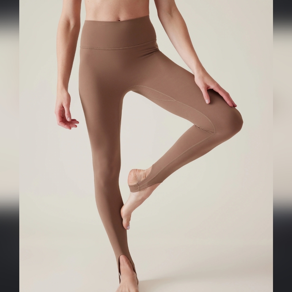 NWT Athleta Transcend Stirrup Tight In Rustic Beige SZ XS